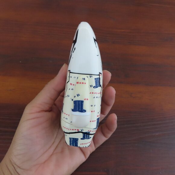 2004 Visionaire #44 Red Collection Kidrobot Collaboration Viktor & Rolf Toy - Picture 2 of 6